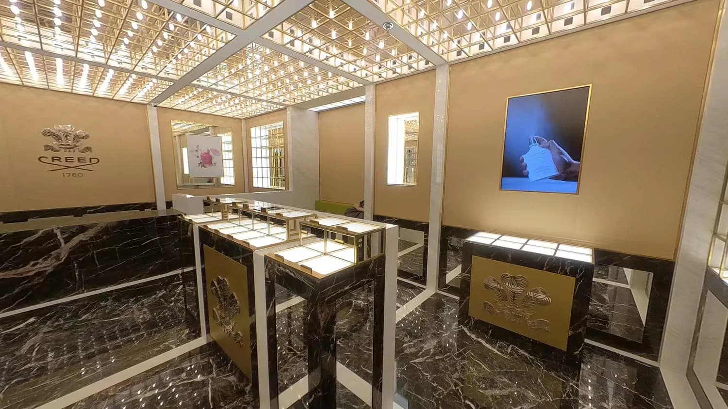 出口展示柜——珠宝柜、香水柜