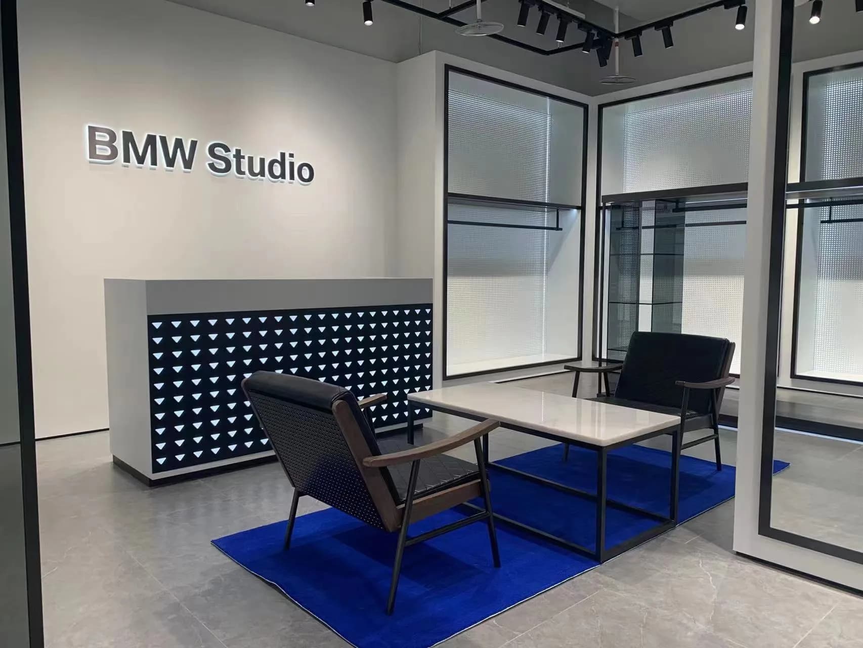 BMW Display Furniture