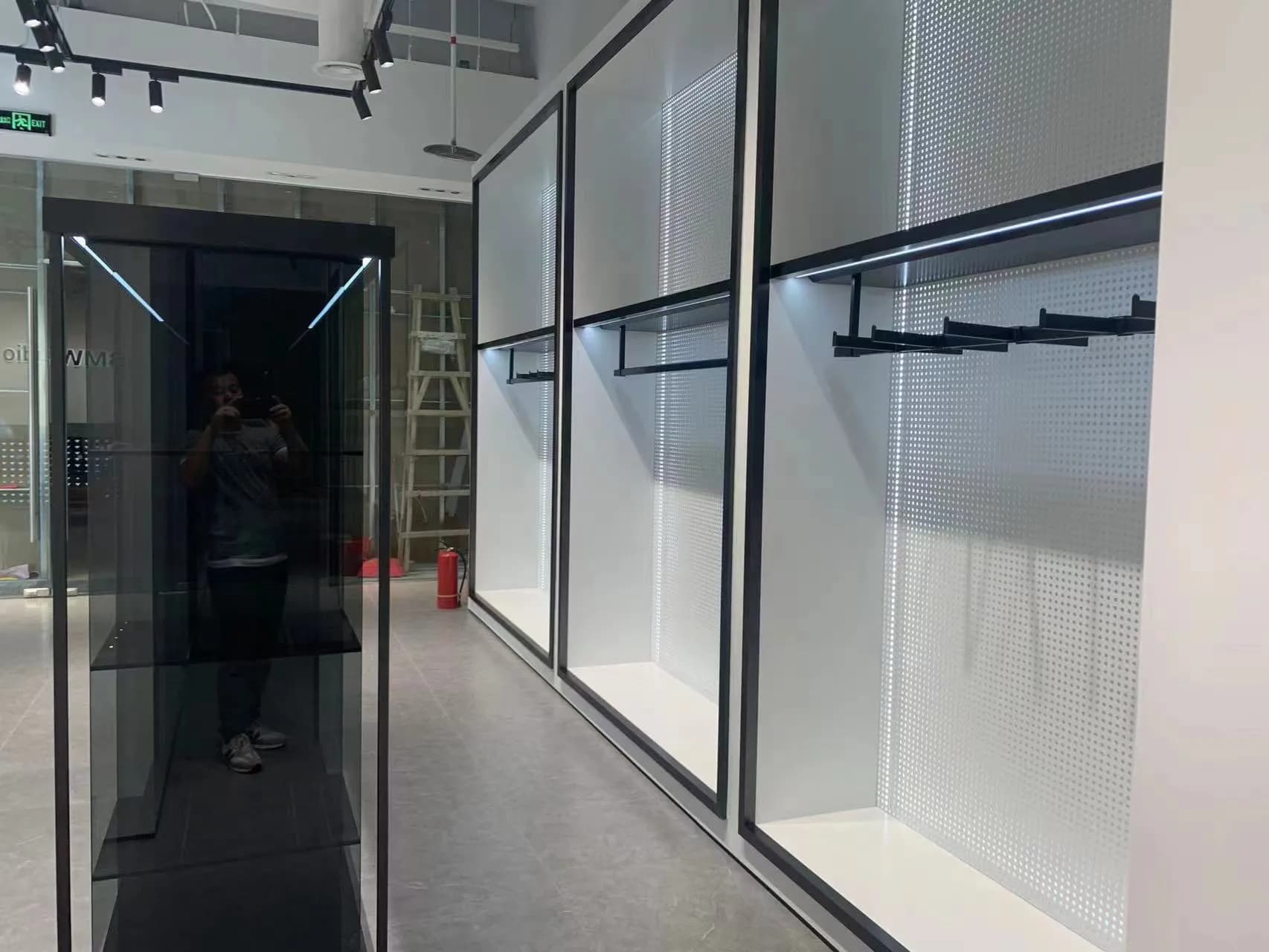 BMW Display Furniture — project photo 3