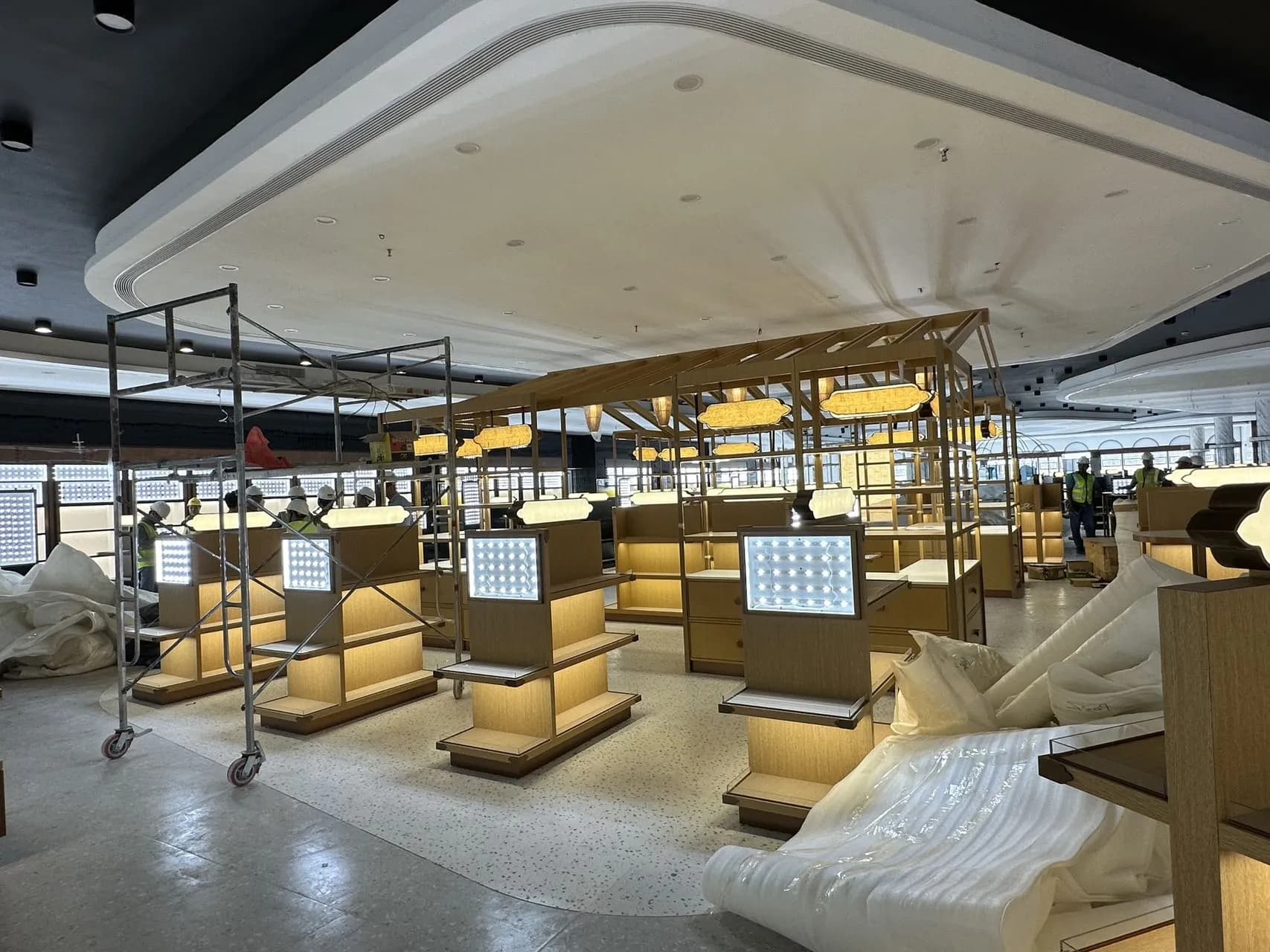 CDF(斯里兰卡)卖场各类展示柜 — 项目照片 5